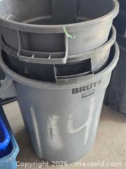 MaxSold Auction: Garbage Cans Recycling Bins Plastic Shelf - Ottawa (Ontario, Canada) SELLER MANAGED Downsizing Online Auction -  Cinnabar
