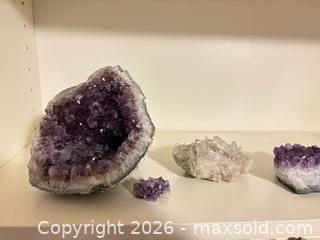 MaxSold Auction: Geode lot 661 - Ottawa (Ontario, Canada) SELLER MANAGED Downsizing Online Auction -  Cinnabar