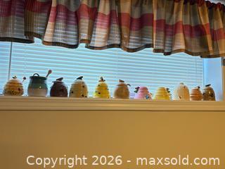 MaxSold Auction: Honey Pot collection lot 670 - Ottawa (Ontario, Canada) SELLER MANAGED Downsizing Online Auction -  Cinnabar