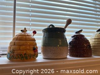 MaxSold Auction: Honey Pot collection lot 670 - Ottawa (Ontario, Canada) SELLER MANAGED Downsizing Online Auction -  Cinnabar