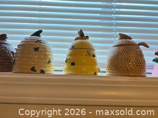 MaxSold Auction: Honey Pot collection lot 670 - Ottawa (Ontario, Canada) SELLER MANAGED Downsizing Online Auction -  Cinnabar