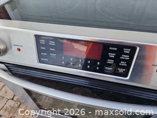 MaxSold Auction: LG Glass Top Electric Stove  - Ottawa (Ontario, Canada) SELLER MANAGED Downsizing Online Auction -  Cinnabar