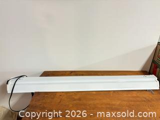 MaxSold Auction: Lights of America grow light  - Ottawa (Ontario, Canada) SELLER MANAGED Downsizing Online Auction -  Cinnabar