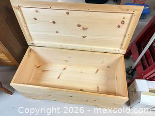 MaxSold Auction: Pine blanket box - Ottawa (Ontario, Canada) SELLER MANAGED Downsizing Online Auction -  Cinnabar