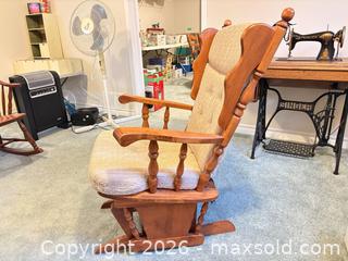 MaxSold Auction: Platform Rocker lot 672 - Ottawa (Ontario, Canada) SELLER MANAGED Downsizing Online Auction -  Cinnabar