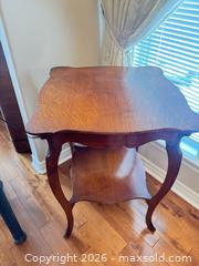 MaxSold Auction: Quarter cut oak Antique parlour table Lot 106 - Ottawa (Ontario, Canada) SELLER MANAGED Downsizing Online Auction -  Cinnabar