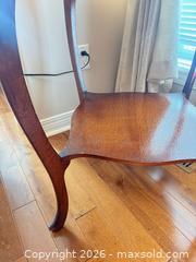 MaxSold Auction: Quarter cut oak Antique parlour table Lot 106 - Ottawa (Ontario, Canada) SELLER MANAGED Downsizing Online Auction -  Cinnabar