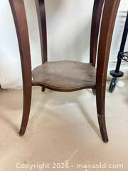 MaxSold Auction: Round Parlour Table Lot 329  - Ottawa (Ontario, Canada) SELLER MANAGED Downsizing Online Auction -  Cinnabar