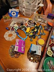 MaxSold Auction: Sewing Notions And Thread Lot 603 - Ottawa (Ontario, Canada) SELLER MANAGED Downsizing Online Auction -  Cinnabar