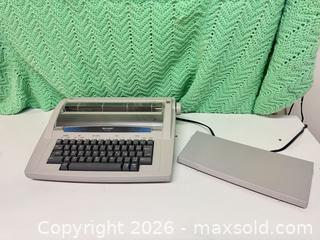 MaxSold Auction: Sharp PA-4000 Word Processor - Ottawa (Ontario, Canada) SELLER MANAGED Downsizing Online Auction -  Cinnabar