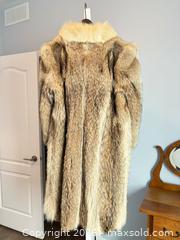 MaxSold Auction: Studio 108 Long Ladies Fur Coat lot 209 - Ottawa (Ontario, Canada) SELLER MANAGED Downsizing Online Auction -  Cinnabar