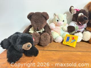 MaxSold Auction: Stuffed bear lot 421 - Ottawa (Ontario, Canada) SELLER MANAGED Downsizing Online Auction -  Cinnabar