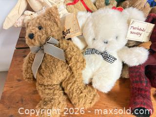 MaxSold Auction: Stuffed bear lot 424 - Ottawa (Ontario, Canada) SELLER MANAGED Downsizing Online Auction -  Cinnabar