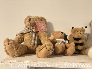 MaxSold Auction: Stuffed bears lot 420 - Ottawa (Ontario, Canada) SELLER MANAGED Downsizing Online Auction -  Cinnabar