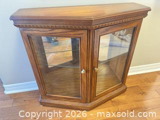 MaxSold Auction: Two door glass display cabinet  - Ottawa (Ontario, Canada) SELLER MANAGED Downsizing Online Auction -  Cinnabar