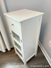 MaxSold Auction: White Cloudy Glass Cupboard - Ottawa (Ontario, Canada) SELLER MANAGED Downsizing Online Auction -  Cinnabar