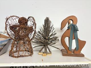 MaxSold Auction: Wooden decor lot 468 - Ottawa (Ontario, Canada) SELLER MANAGED Downsizing Online Auction -  Cinnabar