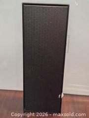 MaxSold Auction: Hexclad Full Size Hexmill Salt and Pepper Grinder New in Box - Toronto (Ontario, Canada) SELLER MANAGED Downsizing Online Auction - McAdam Avenue