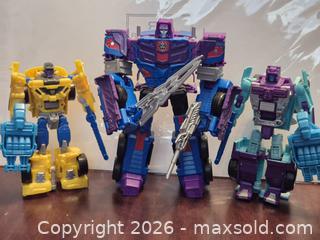 MaxSold Auction: Transformers Combiner Wars G2 Menasor Combiner 5 Figures Complete - Toronto (Ontario, Canada) SELLER MANAGED Downsizing Online Auction - McAdam Avenue