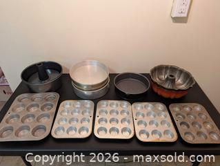 MaxSold Auction: Large Lot of Bakeware - Upper Darby Township (Pennsylvania, USA) SELLER MANAGED Estate Sale Online Auction - State Road (CONDO)