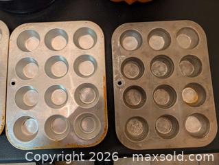 MaxSold Auction: Large Lot of Bakeware - Upper Darby Township (Pennsylvania, USA) SELLER MANAGED Estate Sale Online Auction - State Road (CONDO)