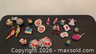 MaxSold Auction: Vintage Christmas Ornaments #2 - Upper Darby Township (Pennsylvania, USA) SELLER MANAGED Estate Sale Online Auction - State Road (CONDO)