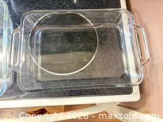 MaxSold Auction: Anchor Hocking Glass Baking Dish & Assorted Mixing Bowls Set - Toronto (Ontario, Canada) SELLER MANAGED Moving Online Auction - Enfield Avenue