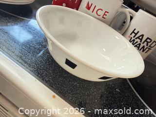 MaxSold Auction: Assorted Ceramic Mugs, Bowls & Plates, 17+ Pieces - Toronto (Ontario, Canada) SELLER MANAGED Moving Online Auction - Enfield Avenue