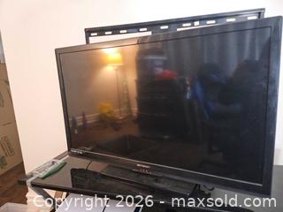 MaxSold Auction: Emerson LF391EM4 39" LED LCD TV - Toronto (Ontario, Canada) SELLER MANAGED Moving Online Auction - Enfield Avenue