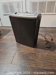 MaxSold Auction: GBC SC30 Paper Shredder - Cross-Cut, 6-Sheet Capacity - Toronto (Ontario, Canada) SELLER MANAGED Moving Online Auction - Enfield Avenue