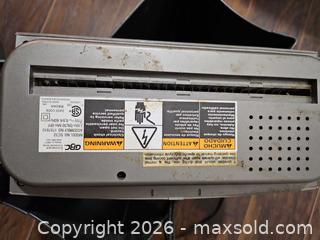 MaxSold Auction: GBC SC30 Paper Shredder - Cross-Cut, 6-Sheet Capacity - Toronto (Ontario, Canada) SELLER MANAGED Moving Online Auction - Enfield Avenue