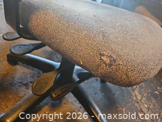 MaxSold Auction: Gray Fabric Office Chair with Armrests and Casters - Toronto (Ontario, Canada) SELLER MANAGED Moving Online Auction - Enfield Avenue