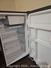 MaxSold Auction: Master Chef Mini Fridge 043-0290-6 Stainless Steel/Black - Toronto (Ontario, Canada) SELLER MANAGED Moving Online Auction - Enfield Avenue