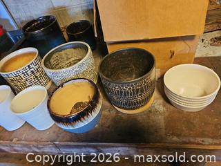 MaxSold Auction: Multi-Colored Glazed Ceramic Plant Pots (10+) - Toronto (Ontario, Canada) SELLER MANAGED Moving Online Auction - Enfield Avenue