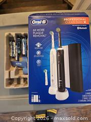 MaxSold Auction: Oral-B Professional Clean 5000X Rechargeable Electric Toothbrush Set - Toronto (Ontario, Canada) SELLER MANAGED Moving Online Auction - Enfield Avenue