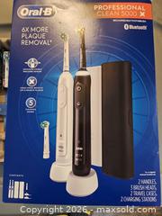 MaxSold Auction: Oral-B Professional Clean 5000X Rechargeable Electric Toothbrush Set - Toronto (Ontario, Canada) SELLER MANAGED Moving Online Auction - Enfield Avenue