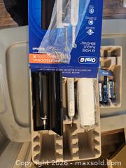 MaxSold Auction: Oral-B Professional Clean 5000X Rechargeable Electric Toothbrush Set - Toronto (Ontario, Canada) SELLER MANAGED Moving Online Auction - Enfield Avenue
