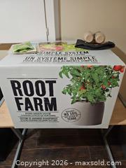 MaxSold Auction: Root Farm Hydroponic Garden System Complete Kit - Toronto (Ontario, Canada) SELLER MANAGED Moving Online Auction - Enfield Avenue
