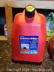 MaxSold Auction: Scepter Red Plastic Fuel/Gas Cans, 6.6 gal & 1.25 gal - Toronto (Ontario, Canada) SELLER MANAGED Moving Online Auction - Enfield Avenue