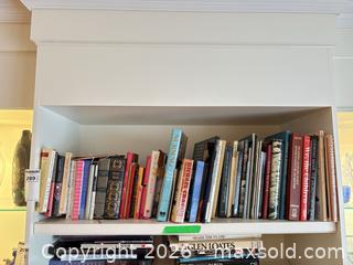 MaxSold Auction: Assorted English Books: Fiction, Art, Memoir, Canada Travel B - Ottawa (Ontario, Canada) PARTNER MANAGED Downsizing Online Auction - Topley Crescent