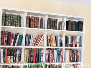 MaxSold Auction: Assorted Hardcover & Paperback Books in Box/Matching Set B - Ottawa (Ontario, Canada) PARTNER MANAGED Downsizing Online Auction - Topley Crescent