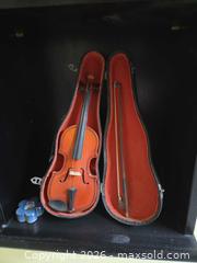 MaxSold Auction: Assorted Miniature Figurines, Toby Jugs & Violin in Case A - Ottawa (Ontario, Canada) PARTNER MANAGED Downsizing Online Auction - Topley Crescent
