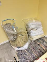 MaxSold Auction: Comforter, Quilt and Pillow A - Ottawa (Ontario, Canada) PARTNER MANAGED Downsizing Online Auction - Topley Crescent