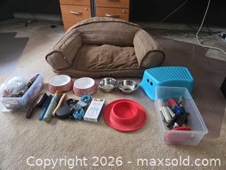 MaxSold Auction: Dog supplies lot: bed, ceramic & stainless bowls, leashes, collars A - Ottawa (Ontario, Canada) PARTNER MANAGED Downsizing Online Auction - Topley Crescent