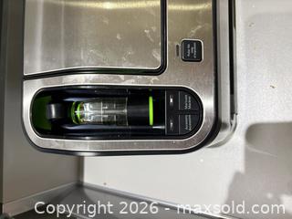 MaxSold Auction: FoodSaver Vacuum Sealer A - Ottawa (Ontario, Canada) PARTNER MANAGED Downsizing Online Auction - Topley Crescent