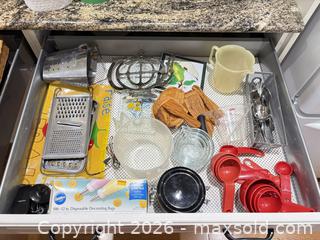MaxSold Auction: Kitchen Gadgets & Utensils Lot — Measuring Cups, Spoons, Grater B - Ottawa (Ontario, Canada) PARTNER MANAGED Downsizing Online Auction - Topley Crescent