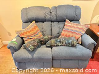MaxSold Auction: La-Z-Boy 2-Seater Power Recliner Loveseat C - Ottawa (Ontario, Canada) PARTNER MANAGED Downsizing Online Auction - Topley Crescent