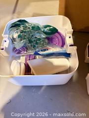 MaxSold Auction: Lot of Baking Pans & Cake Molds – Wilton, Novelty, Assorted A - Ottawa (Ontario, Canada) PARTNER MANAGED Downsizing Online Auction - Topley Crescent