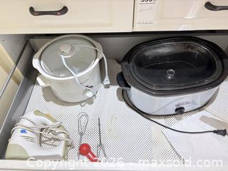 MaxSold Auction: Lot: Slow Cooker / Crock-Pot and Hand Mixer — Betty Crocker, Rival, Ergo A - Ottawa (Ontario, Canada) PARTNER MANAGED Downsizing Online Auction - Topley Crescent