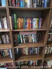 MaxSold Auction: Mixed-Genre Books — Paperback & Hardcover (English) B - Ottawa (Ontario, Canada) PARTNER MANAGED Downsizing Online Auction - Topley Crescent